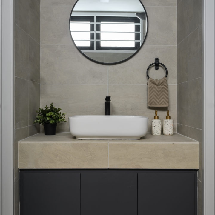 modern minimalist bathroom