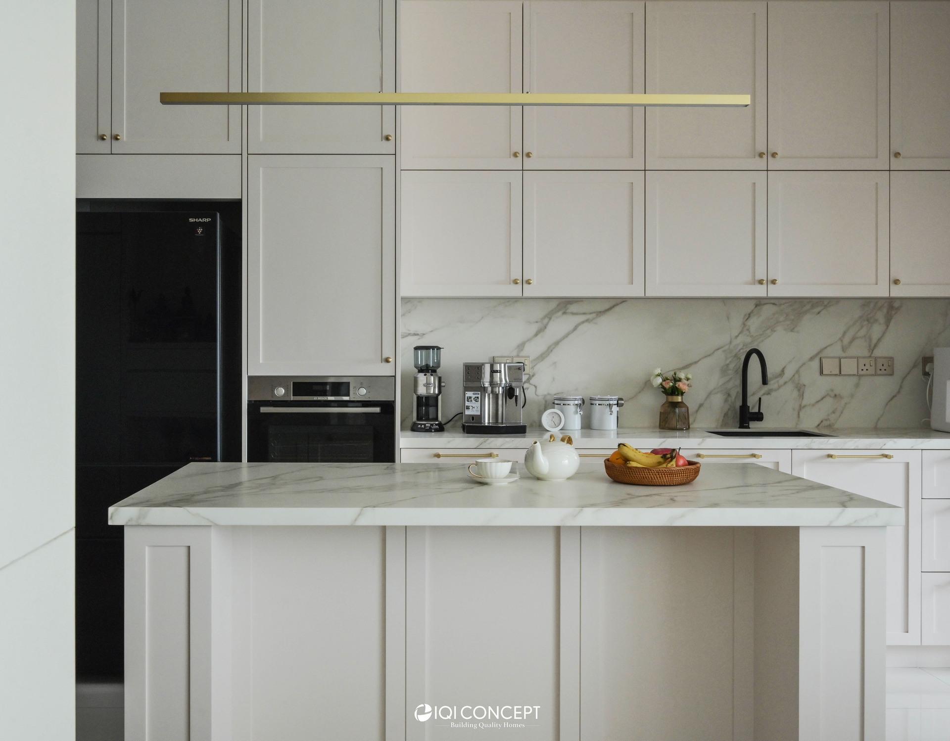 Modern American Classic Dry Kitchen