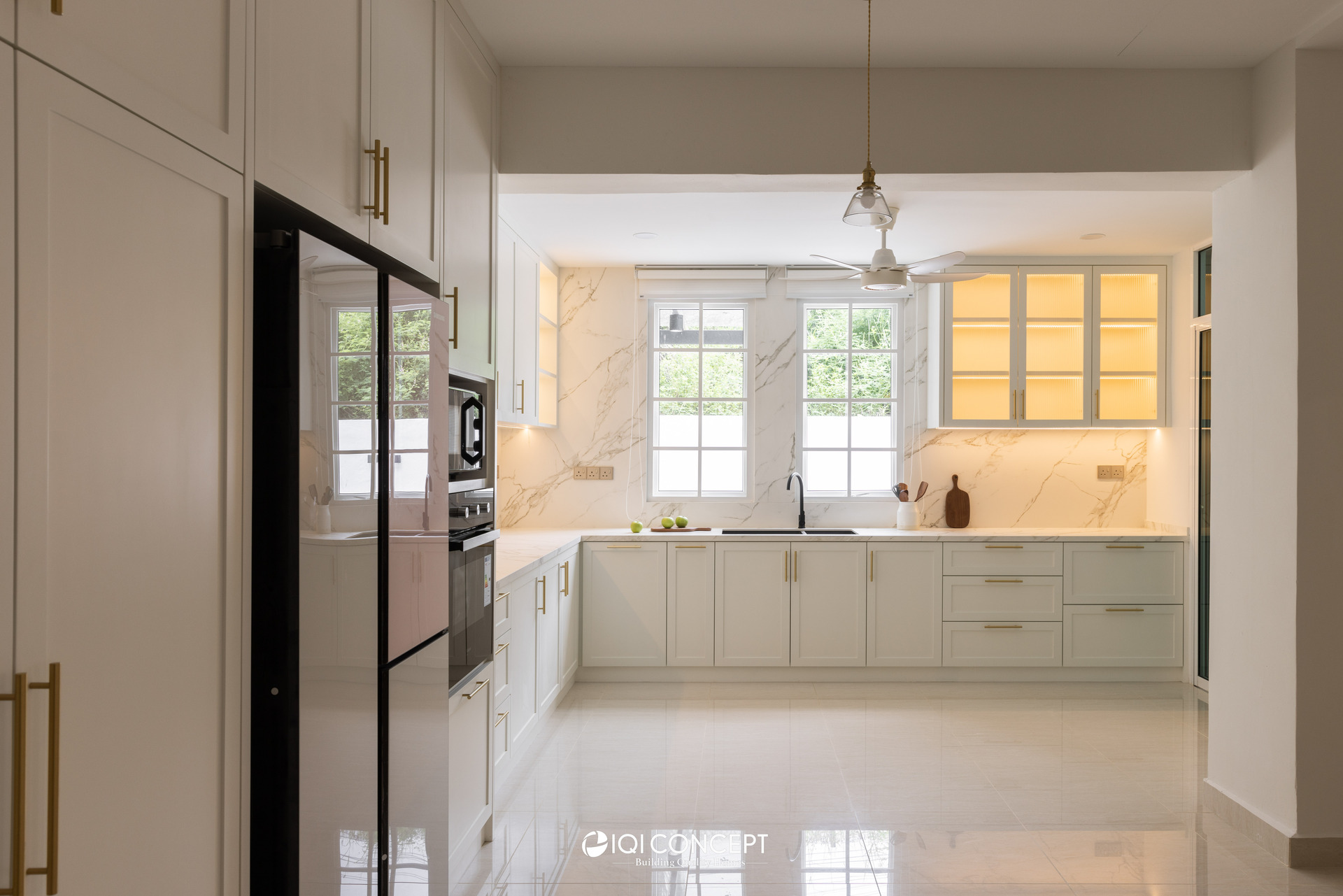white kitchen classic